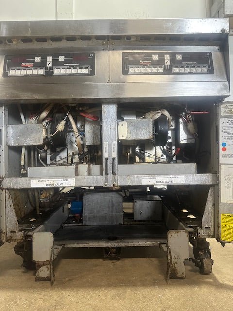 FRYMASTER FPH250BLCSD COMMERCIAL N GAS DUAL FRYER W/ DIGITAL READOUT(ON CASTERS) - Second Life - Equipment - collection_name