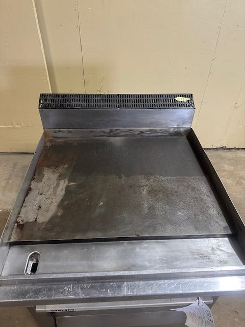 GARLAND HEAVY DUTY STAINLESS STEEL COMMERCIAL GRIDDLE/GRILL WITH STANDARD OVEN BASE ON CASTERS 33000BTU/HR OVEN 40000BTU/HR - Bargains R Ours - #collection_name#