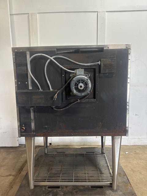 GARLAND IC0 - G - 10 NATURAL GAS FLOOR MODEL CONVECTION OVEN 80,000 BTU - Second Life - Equipment - collection_name