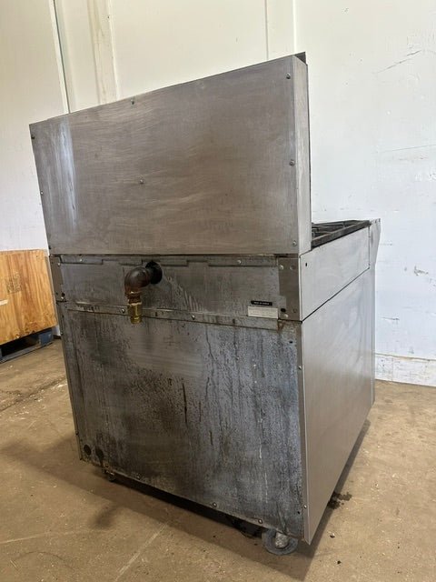 "GARLAND M44R" H.D NATURAL GAS COMMERCIAL 4 BURNERS STOVE WITH OVEN - Second Life-Equipment-collection_name