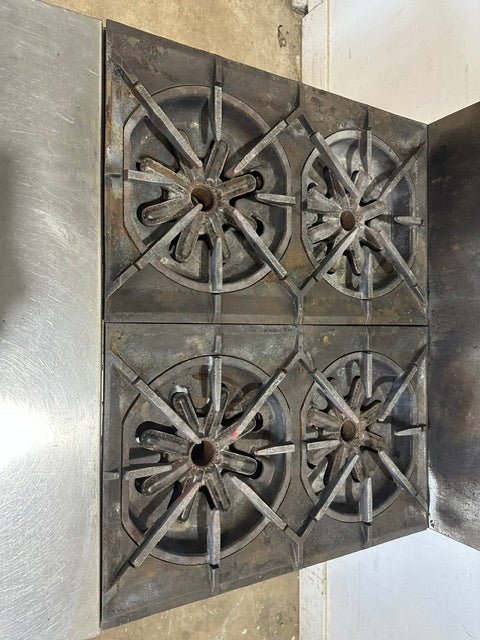 "GARLAND M44R" H.D NATURAL GAS COMMERCIAL 4 BURNERS STOVE WITH OVEN - Second Life-Equipment-collection_name