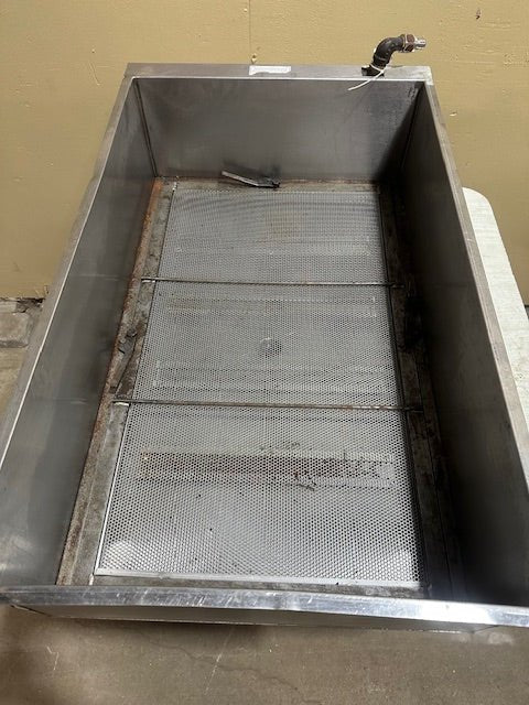 GILES OIL FILTER BIN STAINLESS STEEL FOR FRYER ON CASTERS MODEL EOF24 - Bargains R Ours - #collection_name#