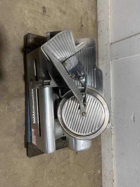 "GLOBE GRAVITY FEED 610" H.D COMMERCIAL COUNTERTOP 11" BLADE MEAT SLICER - Second Life - Equipment - collection_name