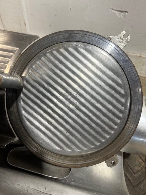 "GLOBE GRAVITY FEED 610" H.D COMMERCIAL COUNTERTOP 11" BLADE MEAT SLICER - Second Life - Equipment - collection_name