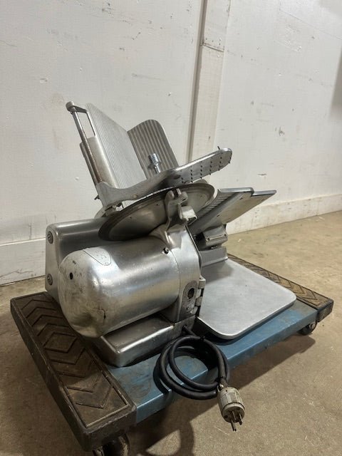 "GLOBE GRAVITY FEED 610" H.D COMMERCIAL COUNTERTOP 11" BLADE MEAT SLICER - Second Life - Equipment - collection_name