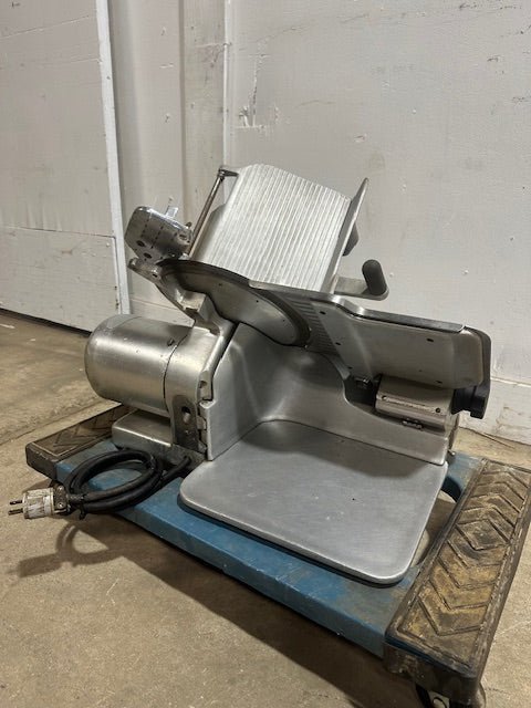 "GLOBE GRAVITY FEED 610" H.D COMMERCIAL COUNTERTOP 11" BLADE MEAT SLICER - Second Life - Equipment - collection_name