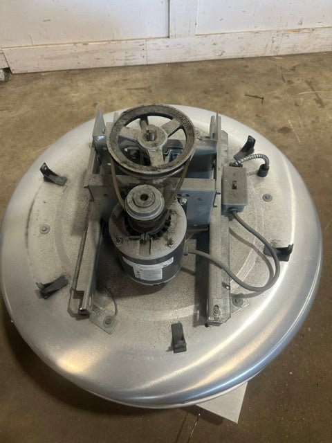 "GREENHECK 6B - 180 - 4 - X"H.D COMMERCIAL UPBLAST EXHAUST FAN (30" x 30" BASE) - Second Life - Equipment - collection_name