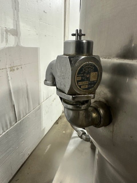 "GROEN DEE/4 - 20" ELECTRIC 20 gallons MANUAL TILT STEAM KETTLE ON STAND,208V 3PH - Second Life - Equipment - collection_name