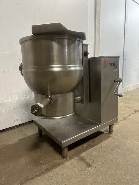 "GROEN DEE/4 - 20" ELECTRIC 20 gallons MANUAL TILT STEAM KETTLE ON STAND,208V 3PH - Second Life - Equipment - collection_name