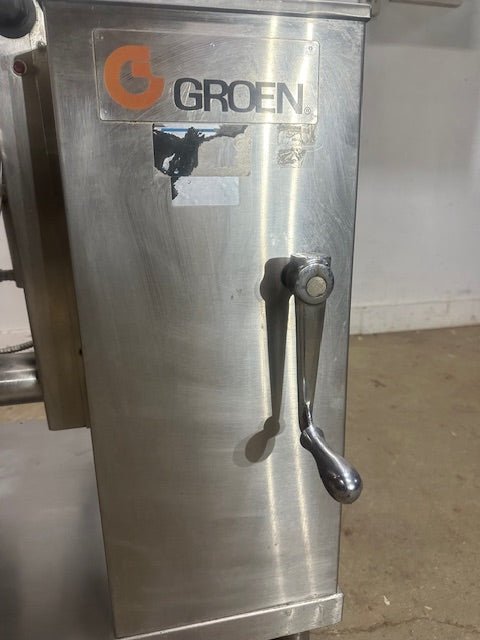 "GROEN DEE/4 - 20"&nbsp; ELECTRIC 20 gallons MANUAL TILT STEAM KETTLE ON STAND,208V 3PH - Second Life - Equipment - collection_name