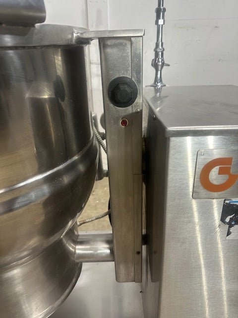 "GROEN DEE/4 - 20"&nbsp; ELECTRIC 20 gallons MANUAL TILT STEAM KETTLE ON STAND,208V 3PH - Second Life - Equipment - collection_name