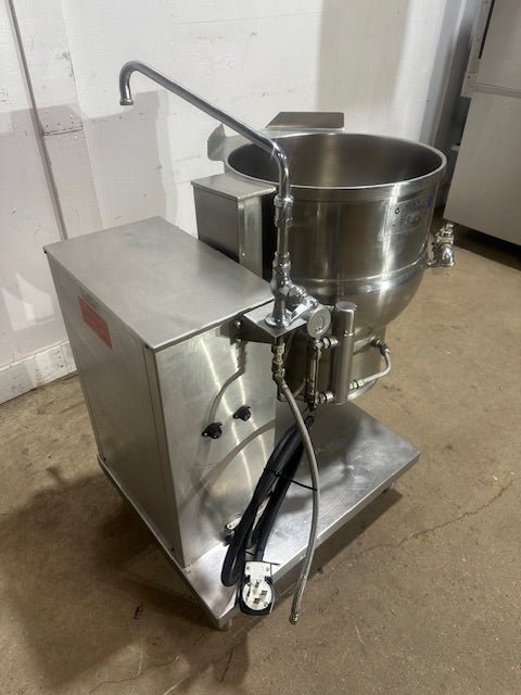 "GROEN DEE/4 - 20"&nbsp; ELECTRIC 20 gallons MANUAL TILT STEAM KETTLE ON STAND,208V 3PH - Second Life - Equipment - collection_name