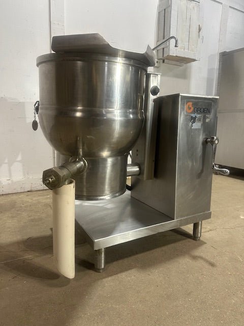 "GROEN DEE/4 - 20"&nbsp; ELECTRIC 20 gallons MANUAL TILT STEAM KETTLE ON STAND,208V 3PH - Second Life - Equipment - collection_name