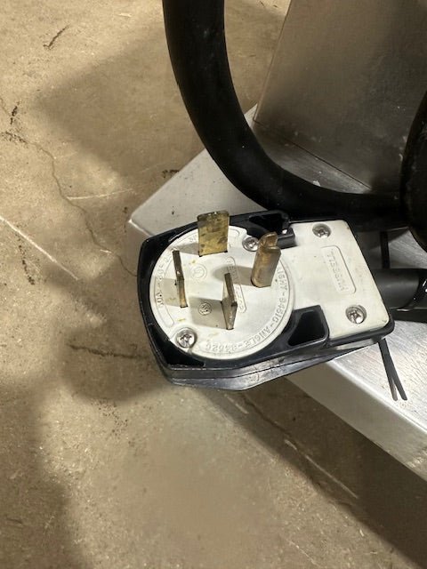 "GROEN DEE/4 - 20"&nbsp; ELECTRIC 20 gallons MANUAL TILT STEAM KETTLE ON STAND,208V 3PH - Second Life - Equipment - collection_name