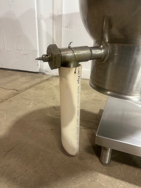 "GROEN DEE/4 - 20"&nbsp; ELECTRIC 20 gallons MANUAL TILT STEAM KETTLE ON STAND,208V 3PH - Second Life - Equipment - collection_name