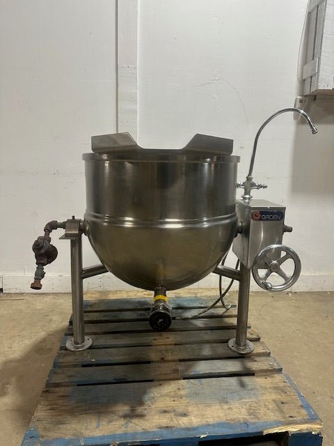 GROEN DLT - 40 DIRECT STEAM 40 GALLON MANUAL TILT STEAM KETTLE w/ ATTACHED HOT/COLD FAUCET - Second Life - Equipment - collection_name