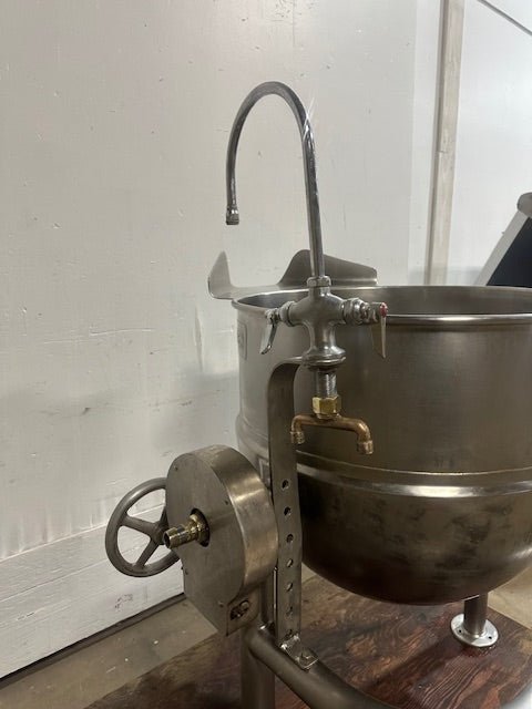 "GROEN DT 40 SP" H.D COMMERCIAL 40 GALLONS STEAM JACKETED DIRECT STEAM KETTLE - Second Life - Equipment - collection_name