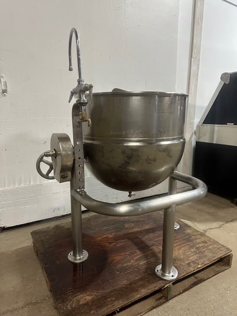 "GROEN DT 40 SP" H.D COMMERCIAL 40 GALLONS STEAM JACKETED DIRECT STEAM KETTLE - Second Life - Equipment - collection_name