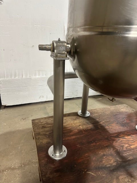 "GROEN DT 40 SP" H.D COMMERCIAL 40 GALLONS STEAM JACKETED DIRECT STEAM KETTLE - Second Life - Equipment - collection_name