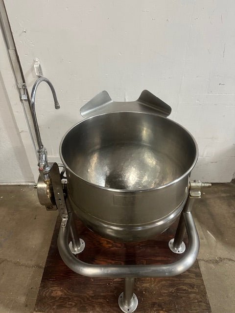 "GROEN DT 40 SP" H.D COMMERCIAL 40 GALLONS STEAM JACKETED DIRECT STEAM KETTLE - Second Life - Equipment - collection_name