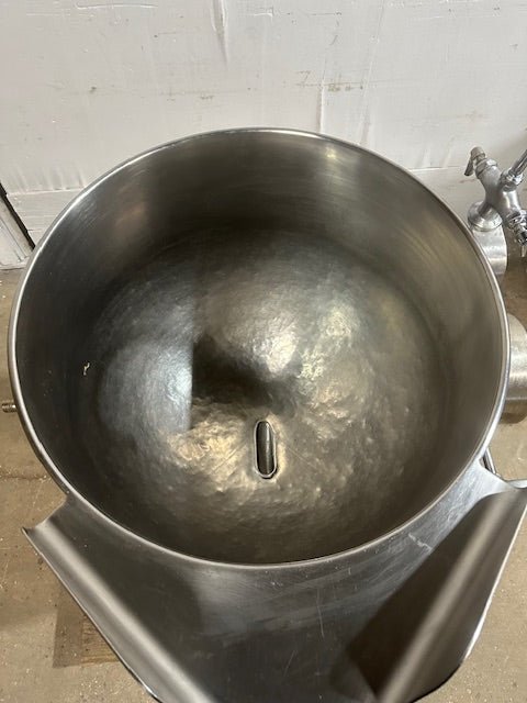 "GROEN DT 40 SP" H.D COMMERCIAL 40 GALLONS STEAM JACKETED DIRECT STEAM KETTLE - Second Life - Equipment - collection_name