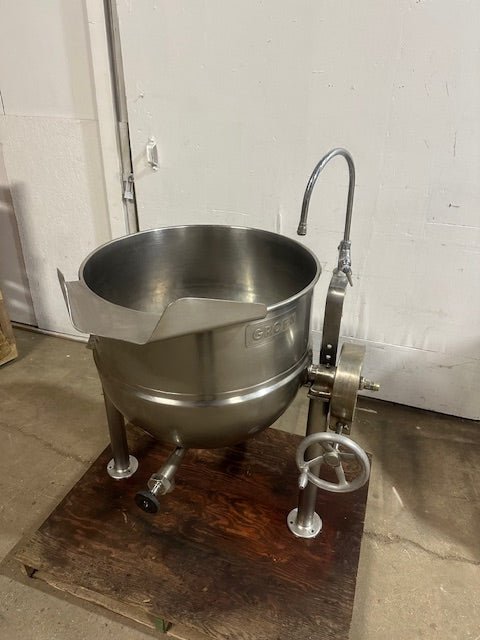 "GROEN DT 40 SP" H.D COMMERCIAL 40 GALLONS STEAM JACKETED DIRECT STEAM KETTLE - Second Life - Equipment - collection_name