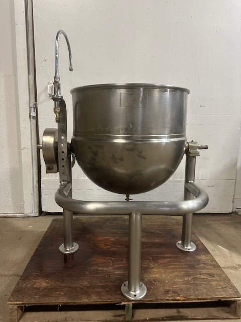 "GROEN DT 40 SP" H.D COMMERCIAL 40 GALLONS STEAM JACKETED DIRECT STEAM KETTLE - Second Life - Equipment - collection_name