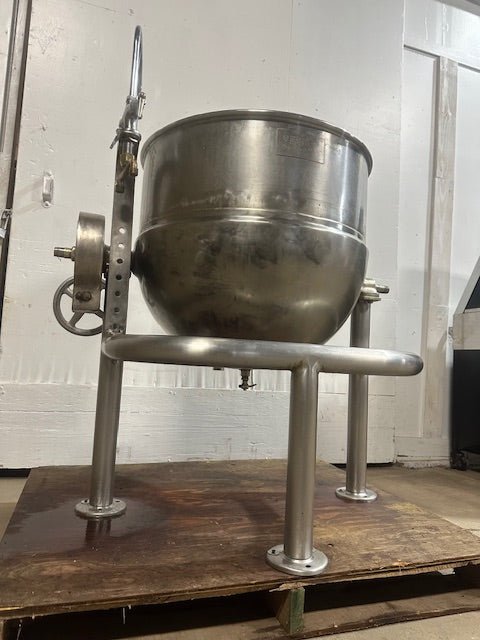 "GROEN DT 40 SP" H.D COMMERCIAL 40 GALLONS STEAM JACKETED DIRECT STEAM KETTLE - Second Life - Equipment - collection_name