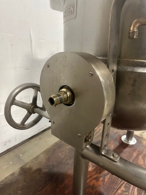 "GROEN DT 40 SP" H.D COMMERCIAL 40 GALLONS STEAM JACKETED DIRECT STEAM KETTLE - Second Life - Equipment - collection_name