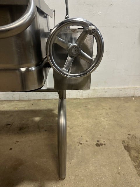 "GROEN FPC - 4" ELECTRIC 3 PHASE 40 GAL MANUAL TILTING SKILLET BRAISING PAN, 208V - Second Life - Equipment - collection_name