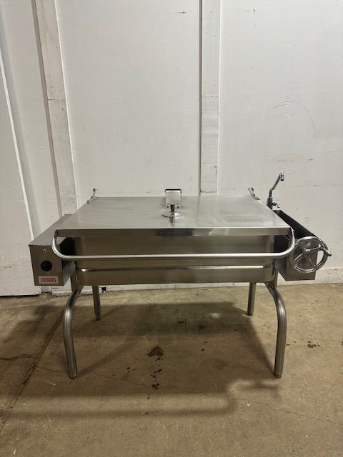 "GROEN FPC - 4" ELECTRIC 3 PHASE 40 GAL MANUAL TILTING SKILLET BRAISING PAN, 208V - Second Life - Equipment - collection_name