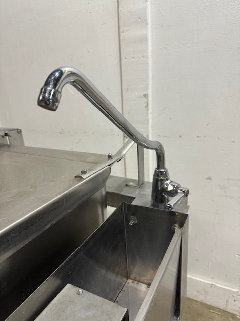 "GROEN FPC - 4" ELECTRIC 3 PHASE 40 GAL MANUAL TILTING SKILLET BRAISING PAN, 208V - Second Life - Equipment - collection_name