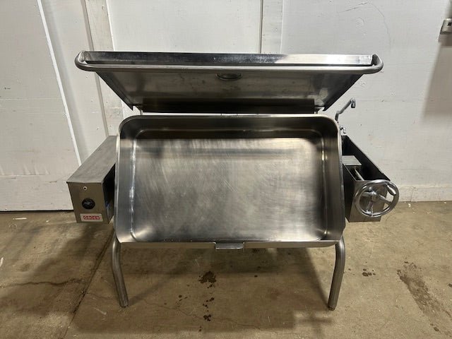 "GROEN FPC - 4" ELECTRIC 3 PHASE 40 GAL MANUAL TILTING SKILLET BRAISING PAN, 208V - Second Life - Equipment - collection_name