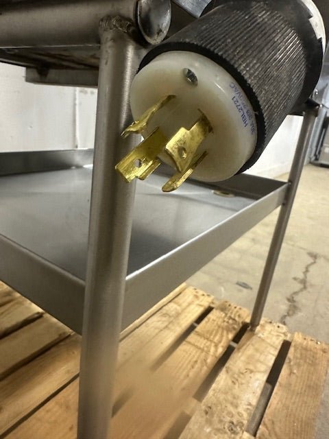 "GROEN TBD/4 - 40" ELECTRIC JACKETED ALL IN ONE 40 QUART STEAM KETTLE MANUAL TILT - Second Life - Equipment - collection_name