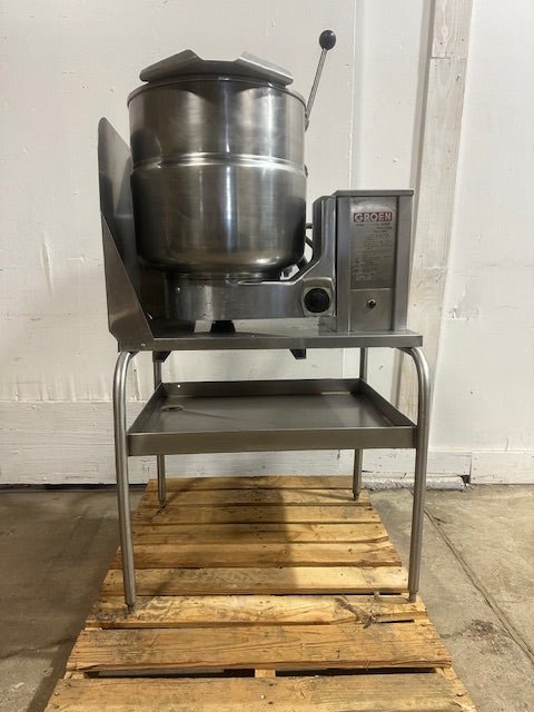"GROEN TBD/4 - 40" ELECTRIC JACKETED ALL IN ONE 40 QUART STEAM KETTLE MANUAL TILT - Second Life - Equipment - collection_name