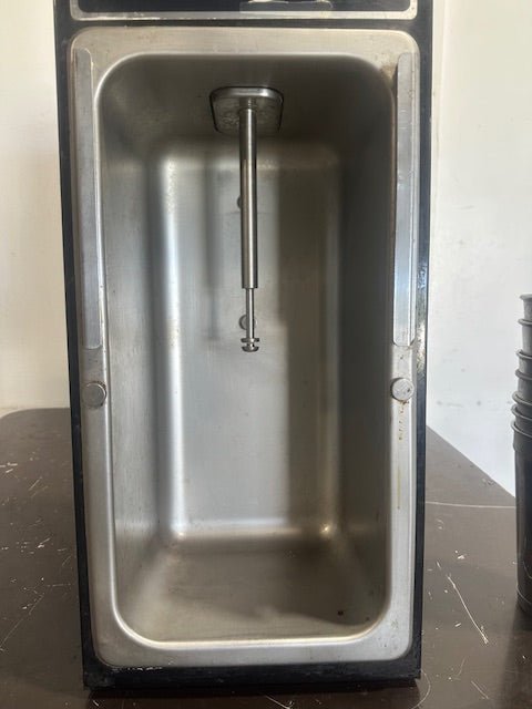 HAMILTON BEACH 94900 SERIES COMMERCIAL CTOP DRINK MIXING MACHINE W/ 7 METAL CUPS - Second Life - Equipment - collection_name