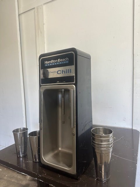 HAMILTON BEACH 94900 SERIES COMMERCIAL CTOP DRINK MIXING MACHINE W/ 7 METAL CUPS - Second Life - Equipment - collection_name
