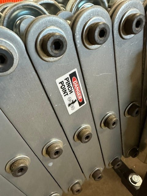 H.D COMMERCIAL EXPANDABLE STEEL SKATEWHEEL CONVEYOR 86"L (COMPRESS)-213"L EXPAND - Second Life-Equipment-collection_name