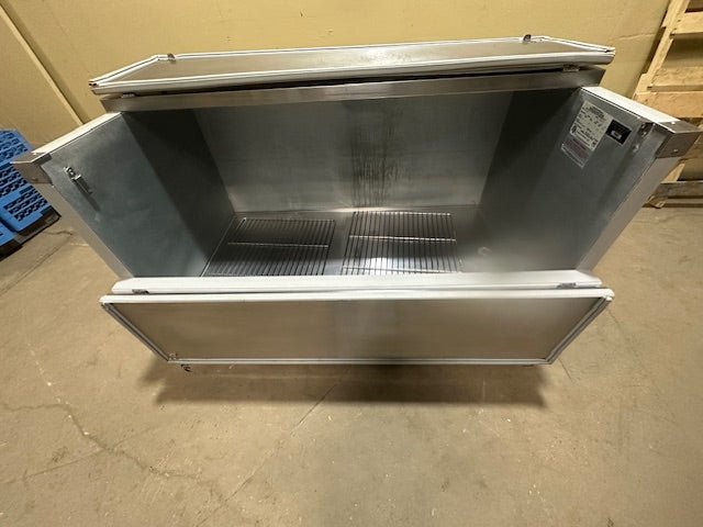 H.D COMMERCIAL MEAT/PRODUCE REFRIGERATOR WITH TWO WIRE RACKS - Bargains R Ours - #collection_name#