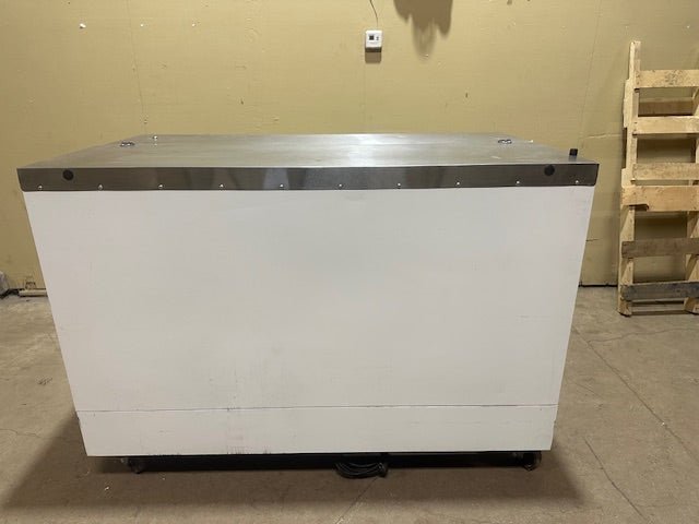 H.D COMMERCIAL MEAT/PRODUCE REFRIGERATOR WITH TWO WIRE RACKS - Bargains R Ours - #collection_name#