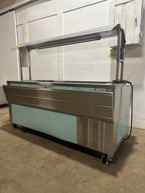 H.D COMMERCIAL S.S REFRIGERATED BUFFET TABLE W/SNEEZE GUARD ON CASTERS,120V 1PH - Second Life - Equipment - collection_name