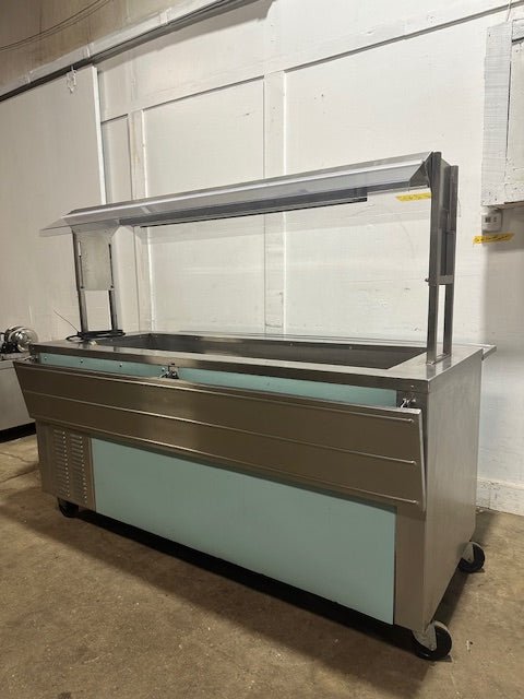H.D COMMERCIAL S.S REFRIGERATED BUFFET TABLE W/SNEEZE GUARD ON CASTERS,120V 1PH - Second Life - Equipment - collection_name