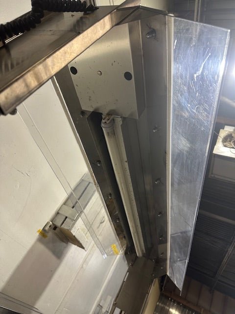 H.D COMMERCIAL S.S REFRIGERATED BUFFET TABLE W/SNEEZE GUARD ON CASTERS,120V 1PH - Second Life - Equipment - collection_name