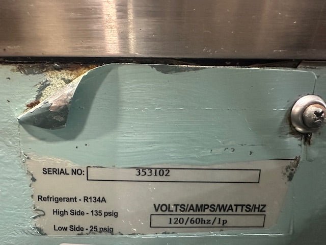 H.D COMMERCIAL S.S REFRIGERATED BUFFET TABLE W/SNEEZE GUARD ON CASTERS,120V 1PH - Second Life - Equipment - collection_name