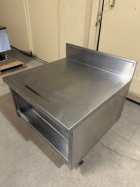 HEAVY DUTY COMMERCIAL STAINLESS STEEL EQUIPMENT STAND ON CASTERS - Bargains R Ours - #collection_name#