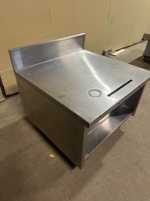 HEAVY DUTY COMMERCIAL STAINLESS STEEL EQUIPMENT STAND ON CASTERS - Bargains R Ours - #collection_name#