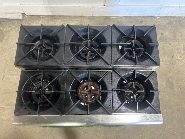 HEAVY DUTY NATURAL GAS 2 TIERED COMMERCIAL 6 BURNER COUNTERTOP RANGE - Second Life - Equipment - collection_name