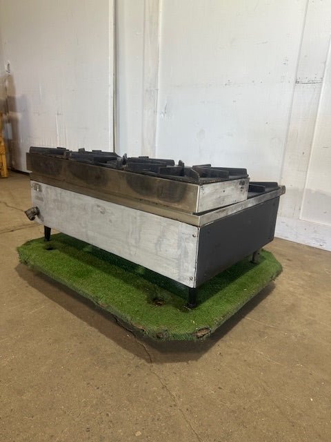 HEAVY DUTY NATURAL GAS 2 TIERED COMMERCIAL 6 BURNER COUNTERTOP RANGE - Second Life - Equipment - collection_name
