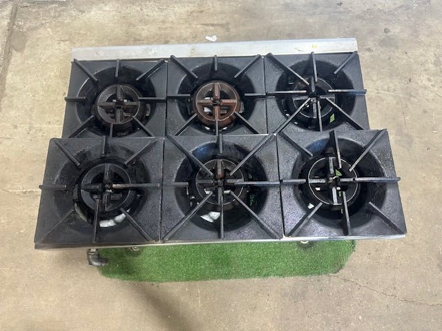 HEAVY DUTY NATURAL GAS 2 TIERED COMMERCIAL 6 BURNER COUNTERTOP RANGE - Second Life - Equipment - collection_name