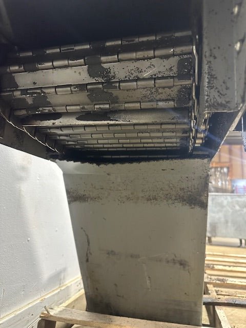 "HENNING 11098" H.D INDUSTRIAL 12"W CHIP CONVEYOR , 1/8 HP 37"H x 101"L x 23"D - Second Life - Equipment - collection_name